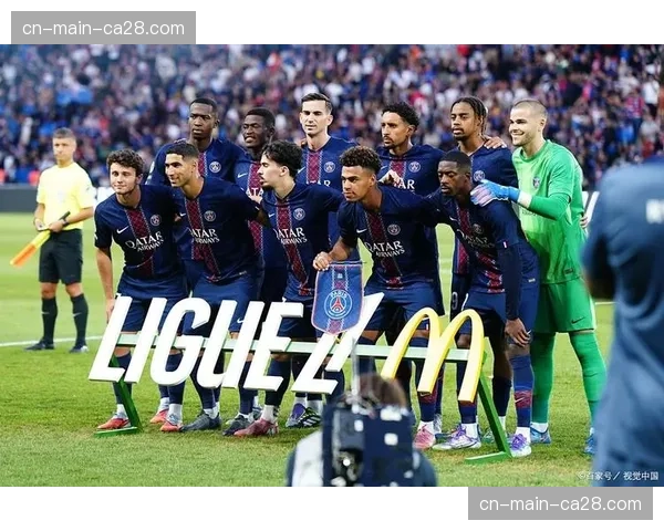 赛前合练，巴黎圣日耳曼新援中场首次进入大名单