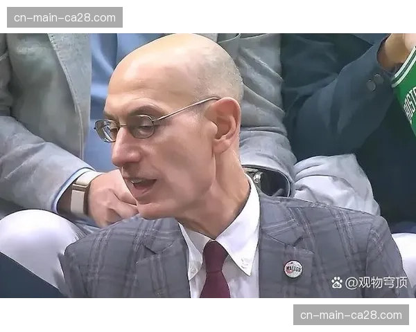 联盟出台新规限制“砍鲨战术”,对无球队员故意犯规将判两罚一掷 联盟出台新规限制“砍鲨战术”,对无球队员故意犯规将判两罚一掷